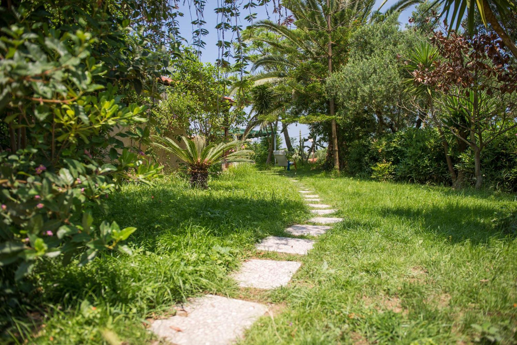 Yiannis Studios Planos Exterior foto