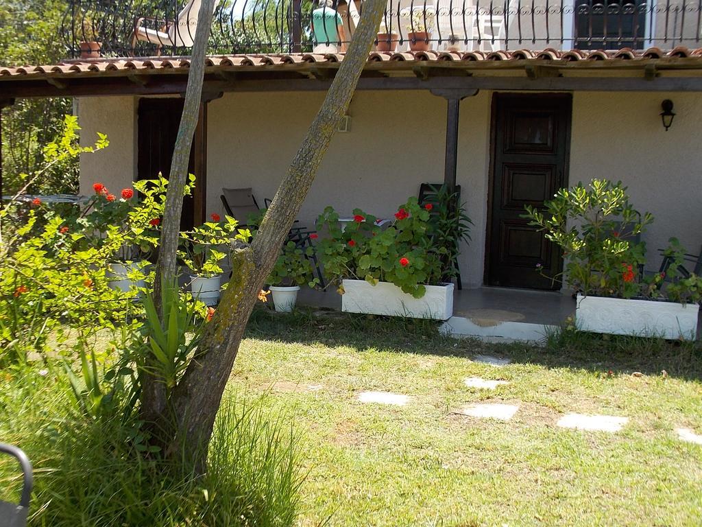 Yiannis Studios Planos Exterior foto
